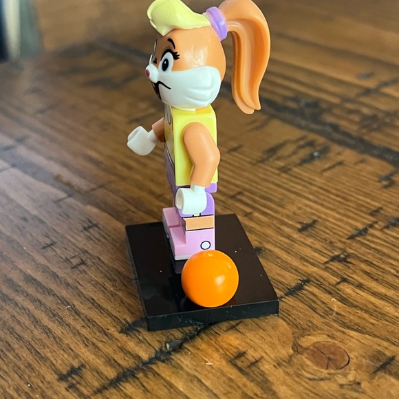 LEGO Collectible Minifigure Lola Bunny Looney Tunes!! - Picture 6 of 6